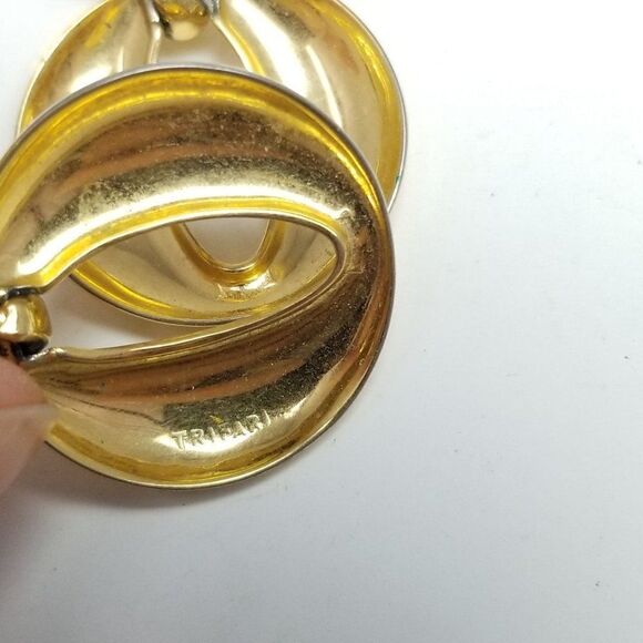 Vintage Trifari Gold Tone Door Knocker Stud Earrings, Rounded Design, Estate - Picture 4 of 7
